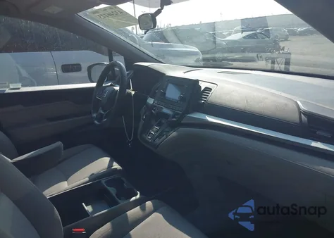 2018 Honda Odyssey Lx z USA, uszkodzony, nr VIN 5FNRL6H23JB022245